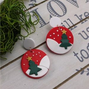 New Handmade Christmas Ornament Snow Scene Polymer clay Earrings